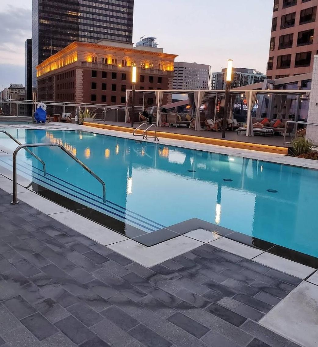 Apartamento Gorgeous 3br High-rise With Pool, & Views