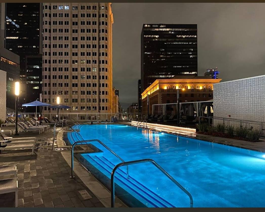 Apartamento Gorgeous 3br High-rise With Pool, & Views